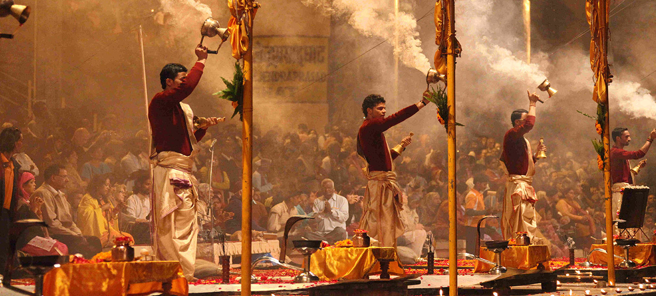 Varanasi-evening-ganga-aarti